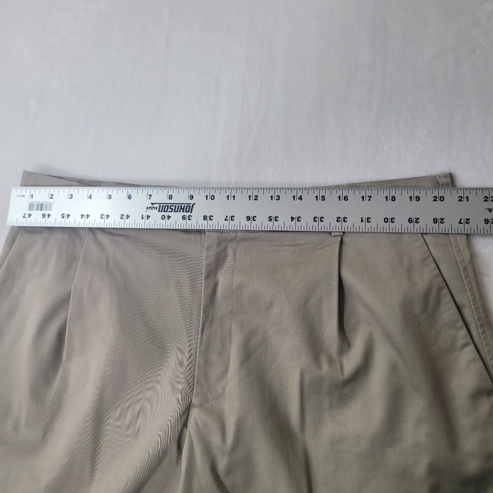 Nike Golf Men's Pleated Chino Beige Shorts Size 40 NWT - Picture 4 of 10